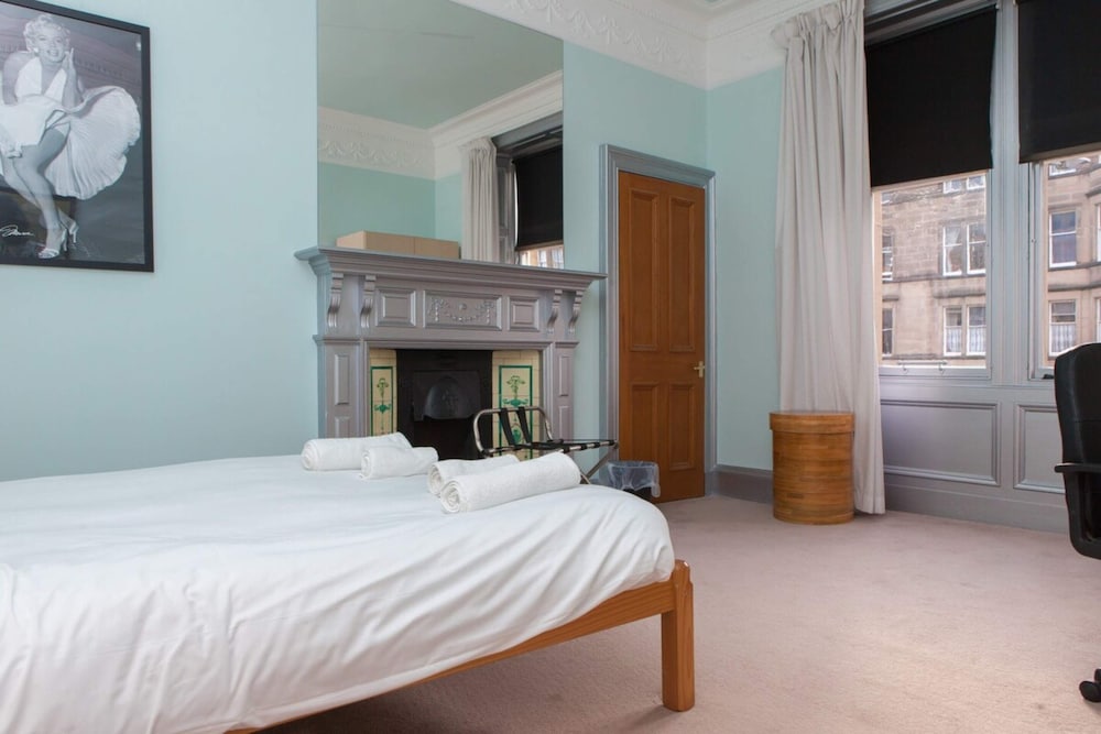 Stylish 3 Bedroom Apartment