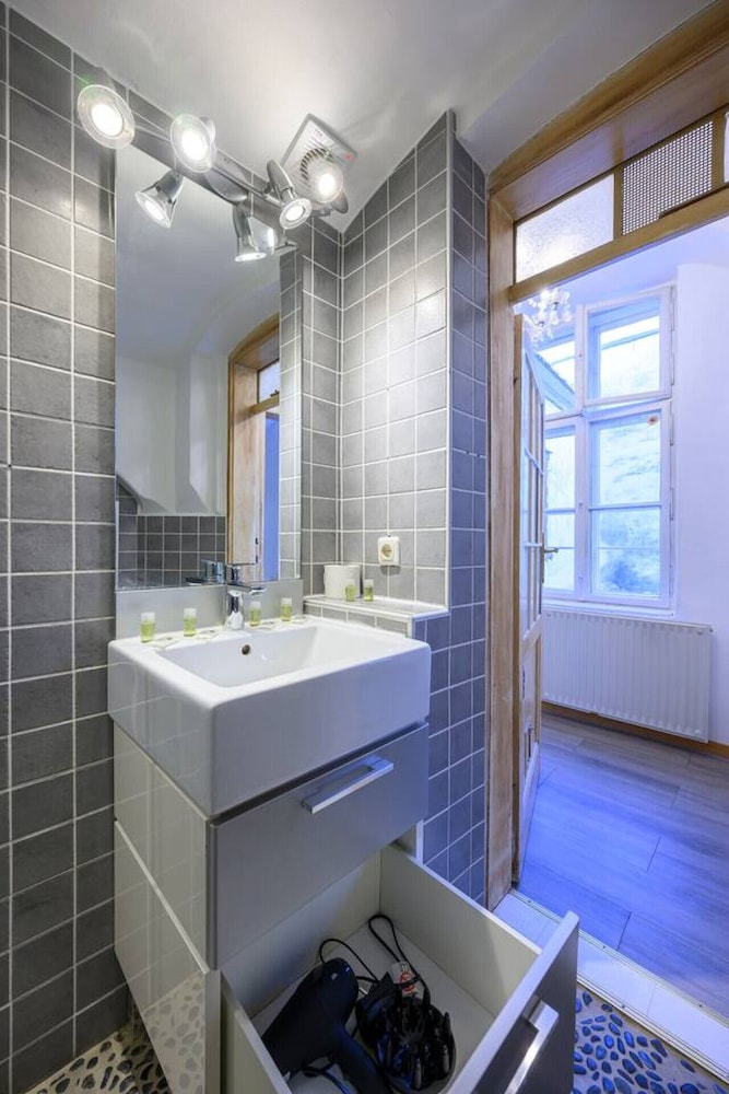 Spacious 2BR Stay for 6 Heart of Mödling