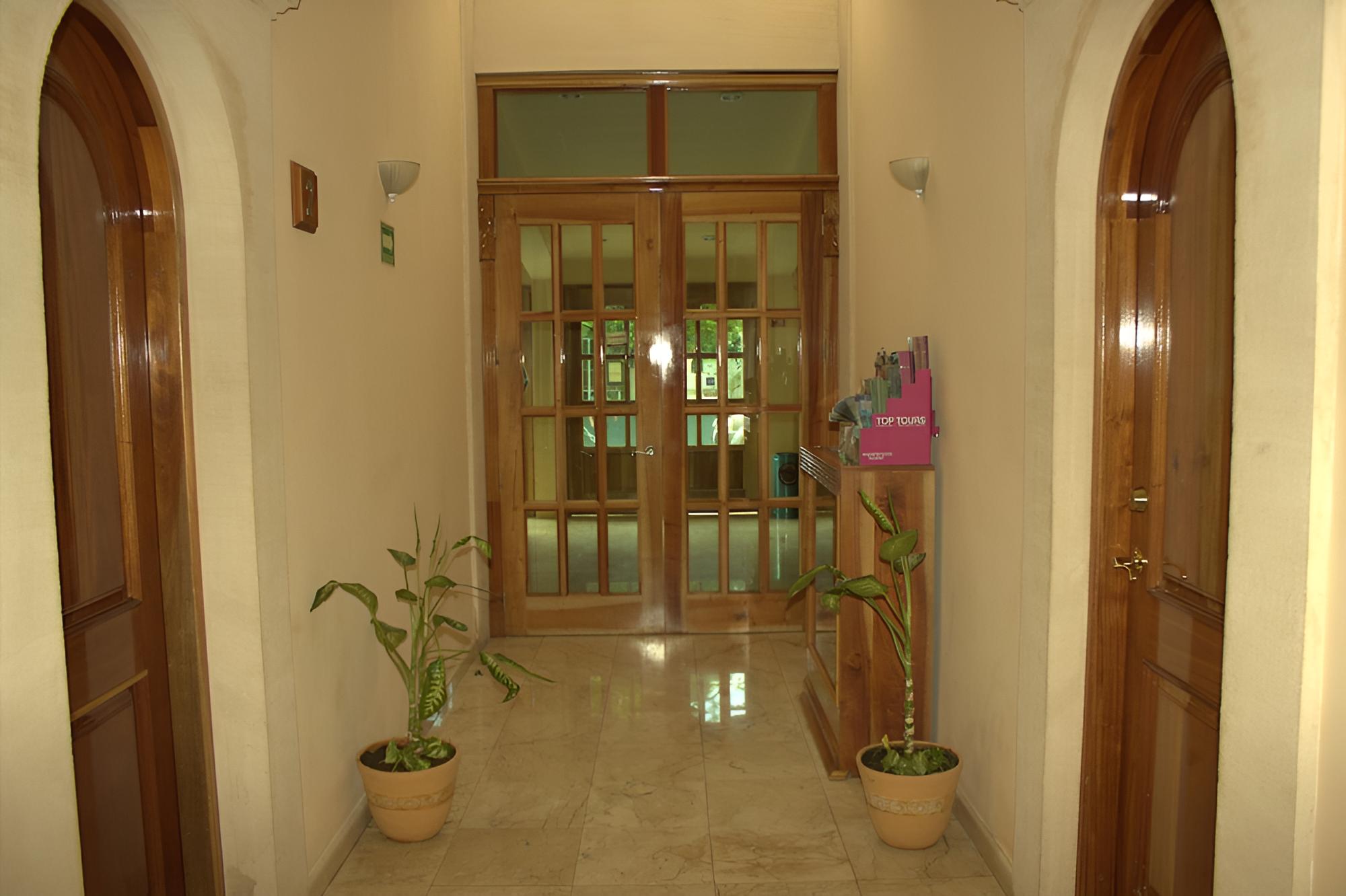 Cancun International Suites