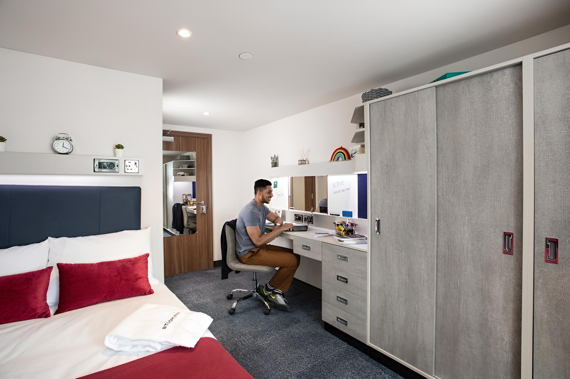 Vibrant Rooms for Students in LEICESTER view 5