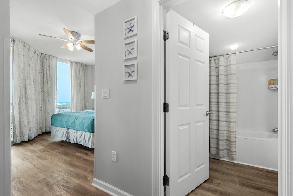 Palms Resort #1808 Jr 2BR
