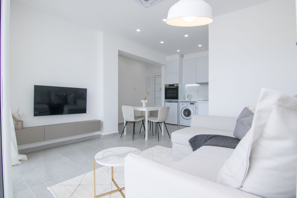 Limnaria 134: Seaview Modern Flat