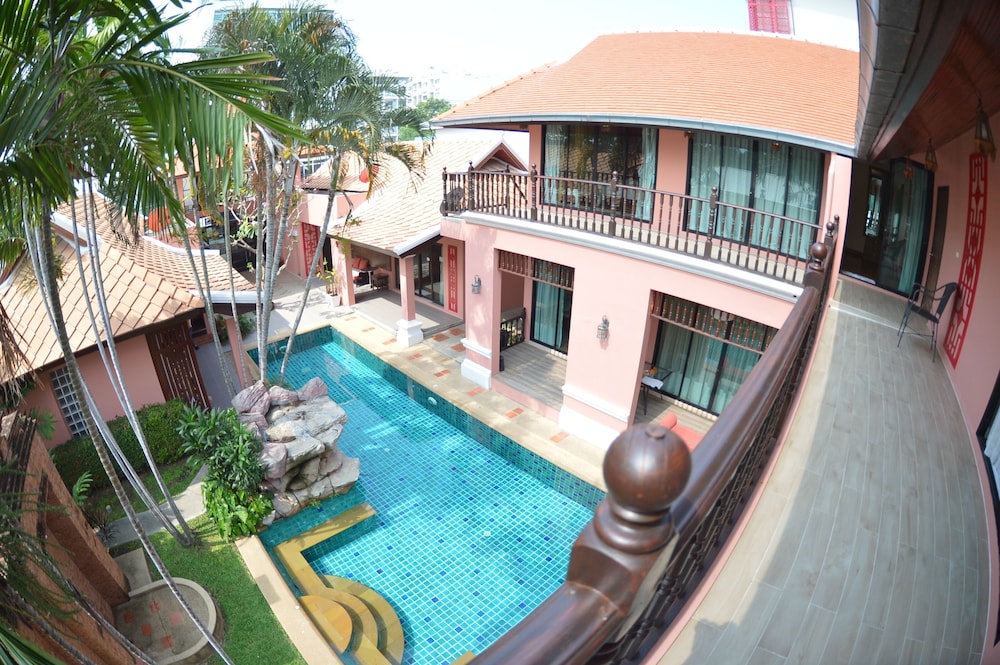 Pratamnak villa