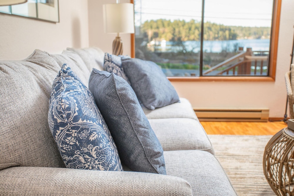 Cornet Bay Cottage in Oak Harbor