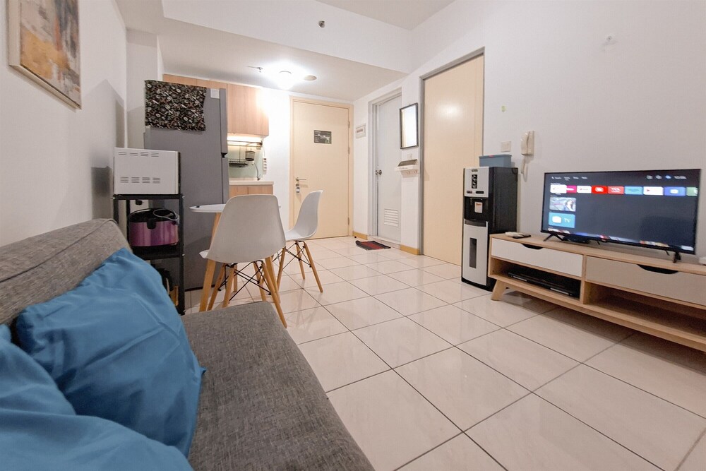 Nice And Homey 2Br Apartment M-Town Residence