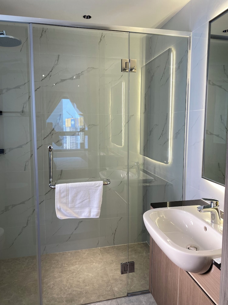 AGILE Infinity Suites TRX By AR