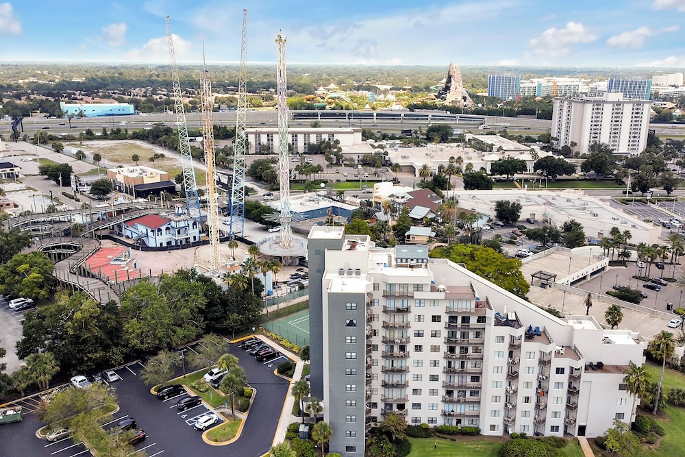 Cozy Condos Near Universal & Seaworld