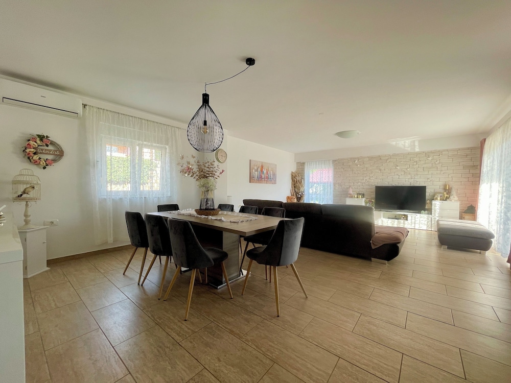 Villa Eternity
