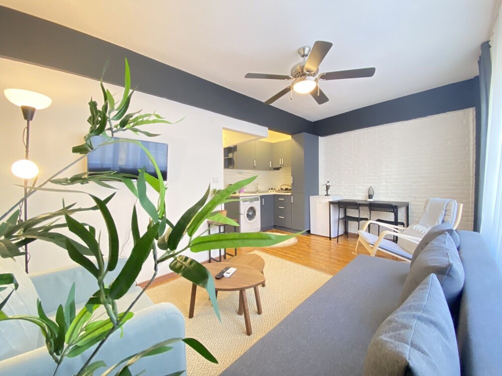 Chic Flat With Balcony in the Heart of Beyoglu