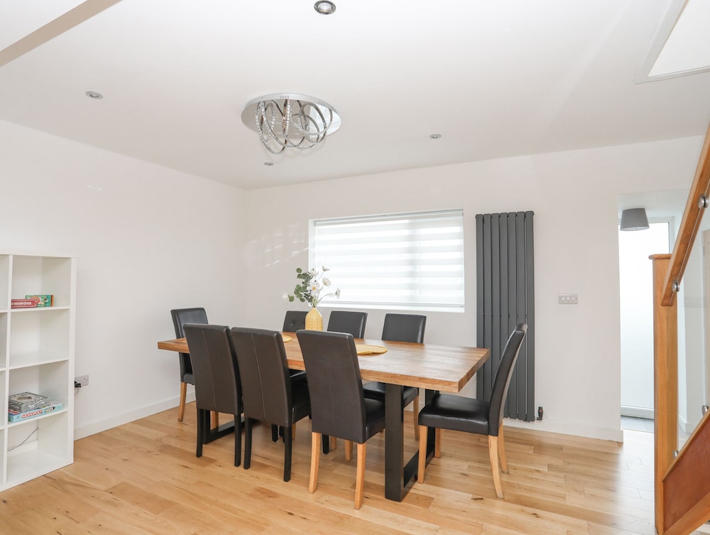 Clydfan, No 1 Trearddur Road
