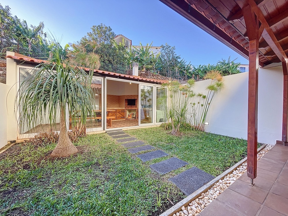 Eddys House by Atlantic Holiday