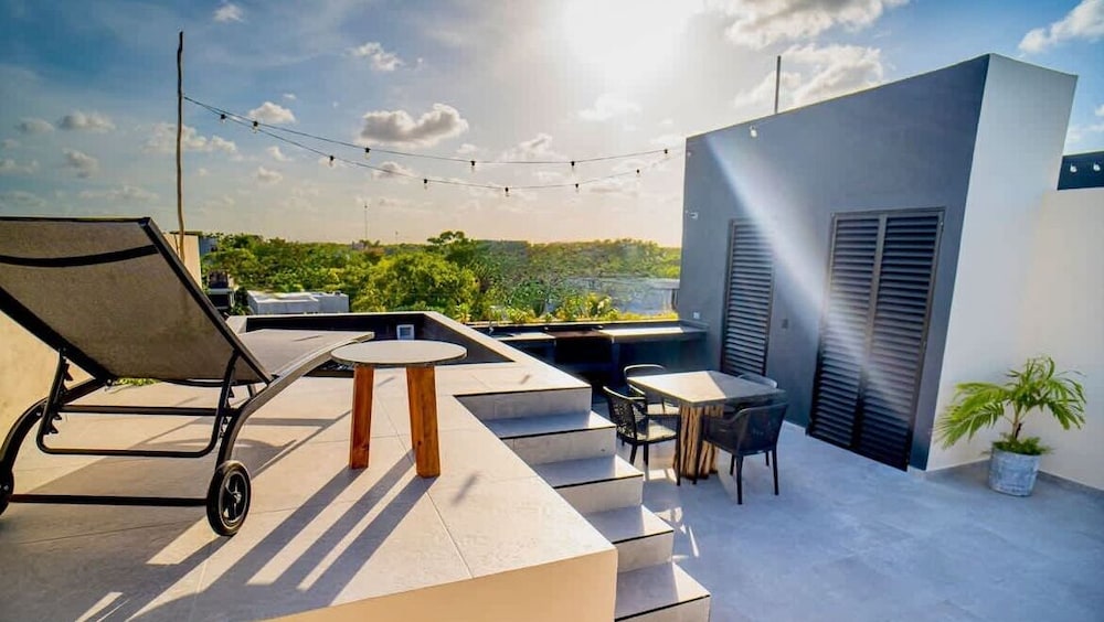 Great Located Studio PH With Private Pool by Waves Management