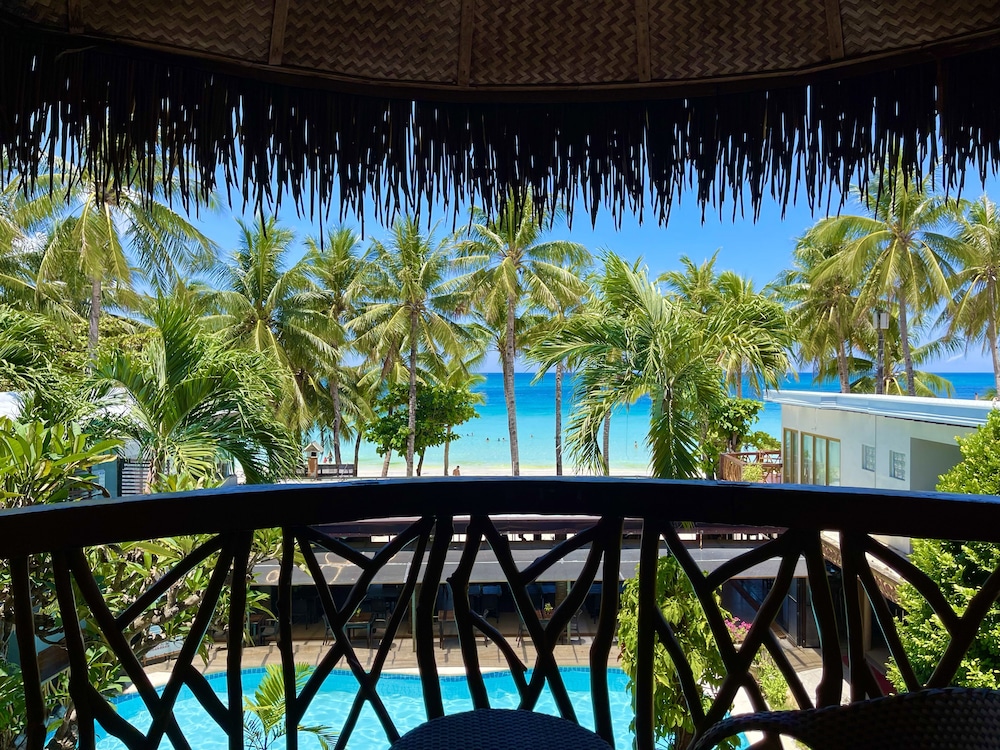 Red Coconut Beach Hotel