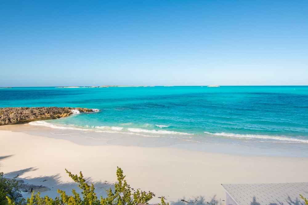 5 BR Luxury Villa On The Sand W Pool