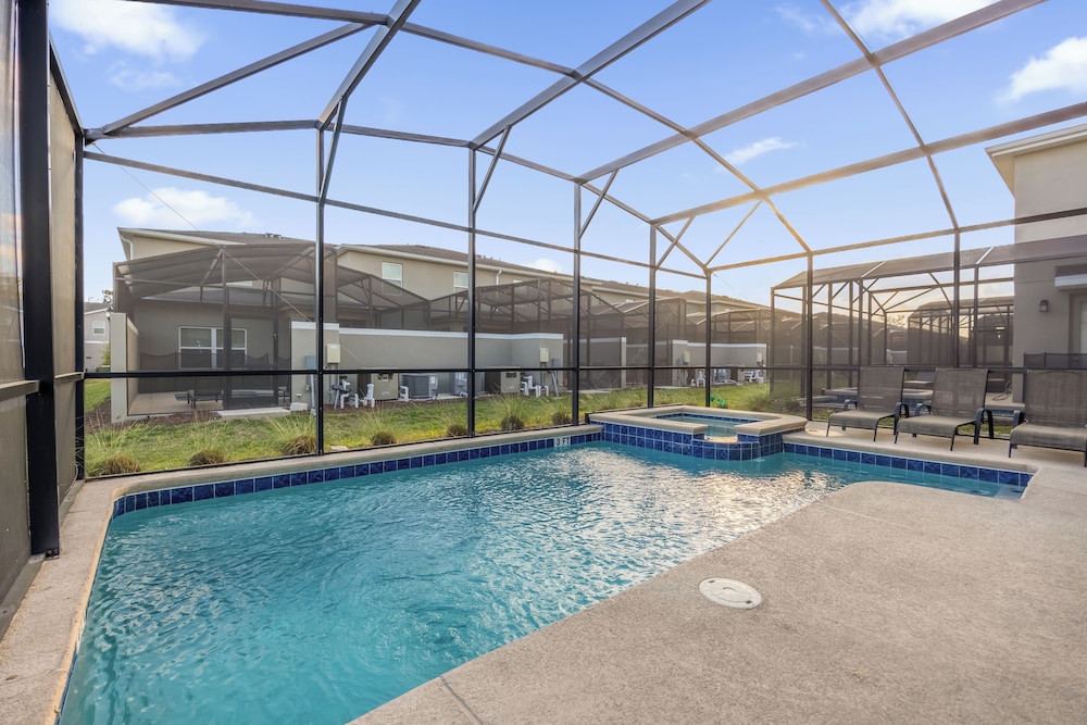 Resort Style 6BR Villa Private Pool