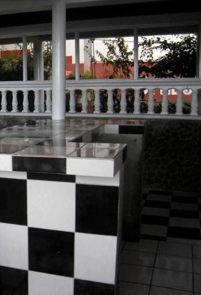 Symes Zee Villa