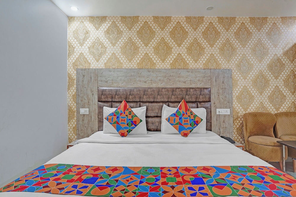 Fabhotel Broadway