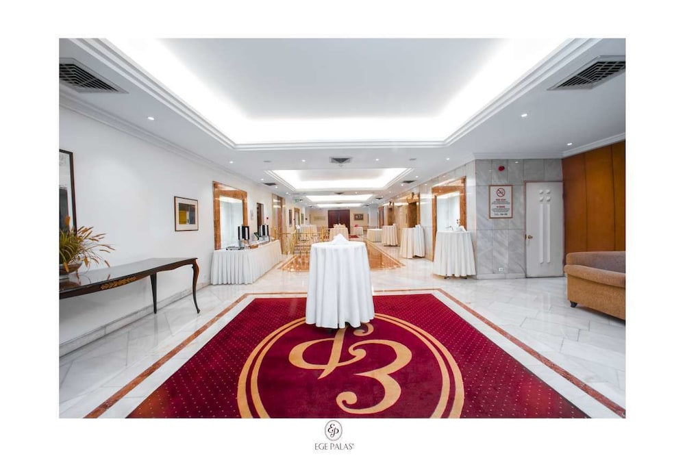Ege Palas İş Oteli - Image 31
