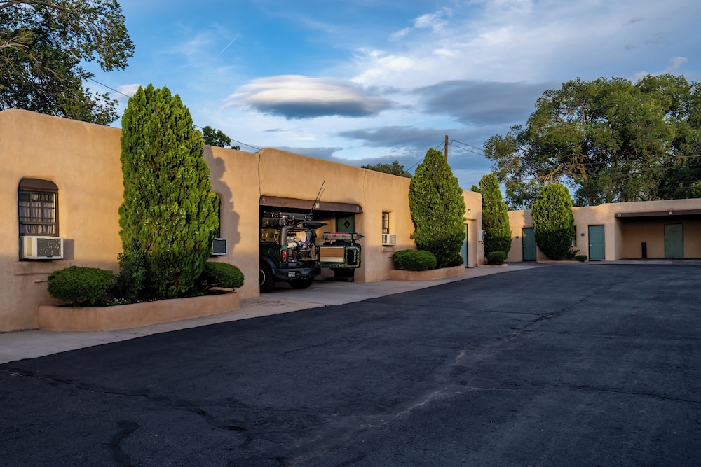 Santa Fe Vacations - King's Rest Court Inn - Property Image 23