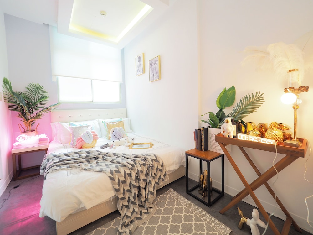 Guesthouse in Taipei near Ximen Metro Station