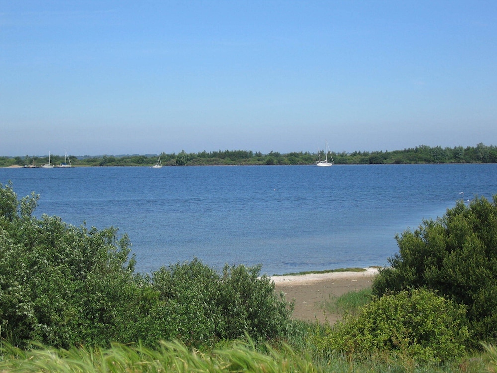Detached Holiday Home near Grevelingenmeer Lake view 4