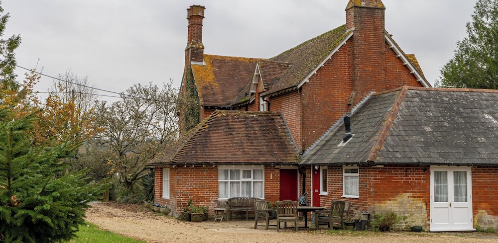 Tranquil Forest Retreat in Brockenhurst