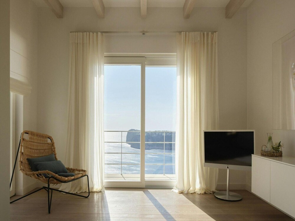 Villa in Tranquil Hillside Location