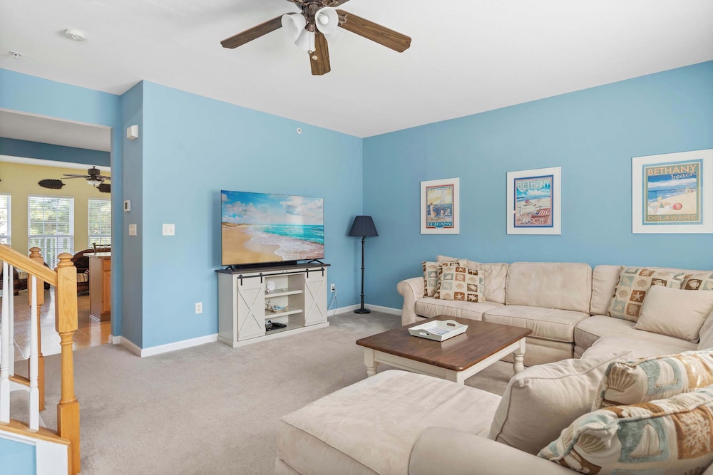 Creekside Getaway Stay for 8