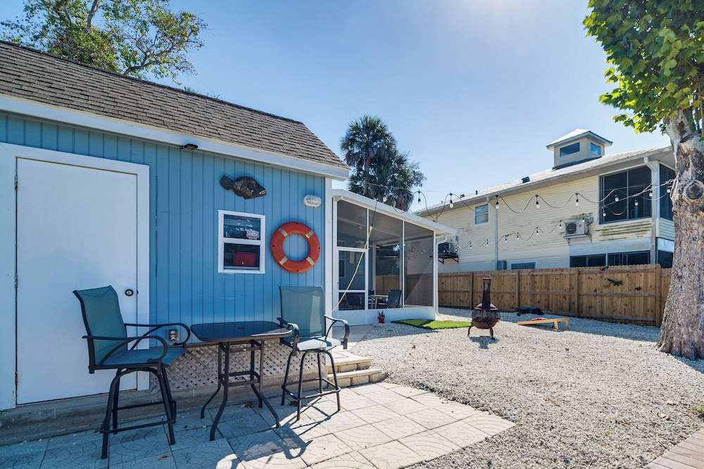 5 Mi to Manatees! Waterfront Crystal River Home