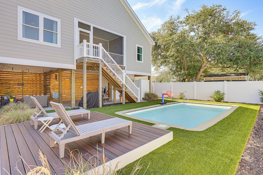 < 1 Mi to Beach: Home w/ Pool in Oak Island!