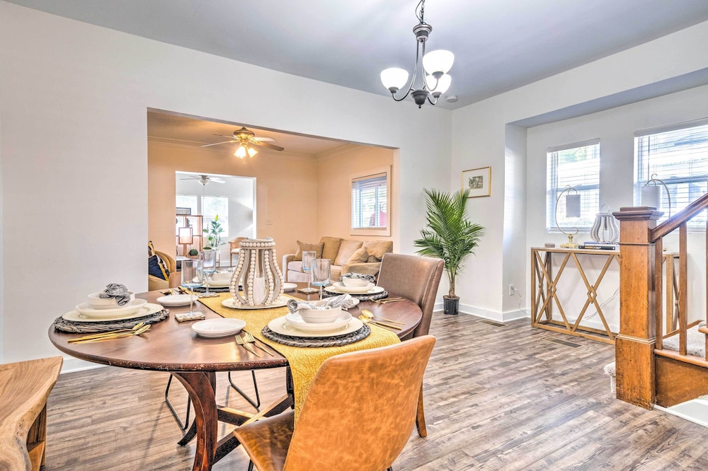 Near Family Fun! Centrally Located Indy Charmer view 2