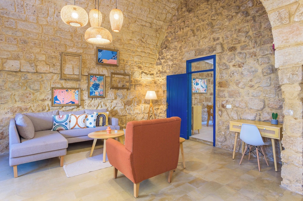 Galleria 1-Bedroom Apartment in Batroun