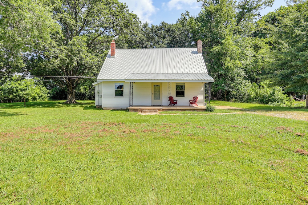 Near Hiking & Historic Sites: Jackson Home w/ Yard