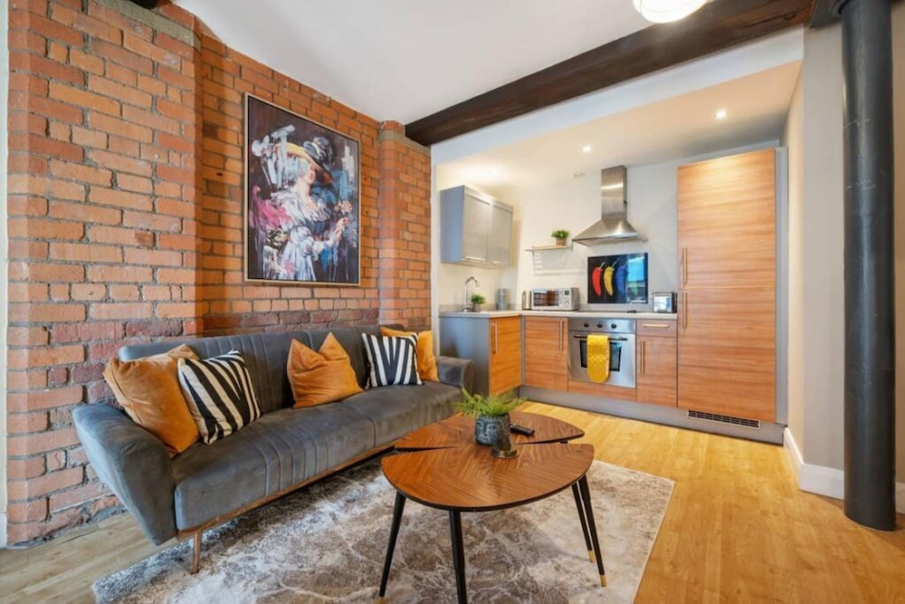 Host Apartments Queen Square Apartment