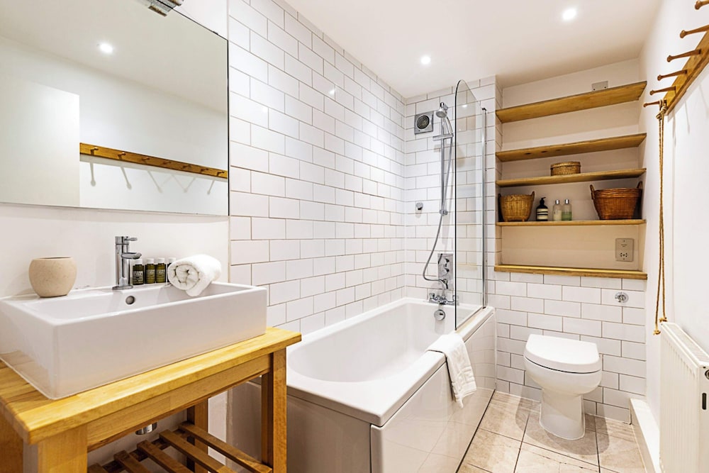 Tranquil 2 Bedroom Apartment in East London