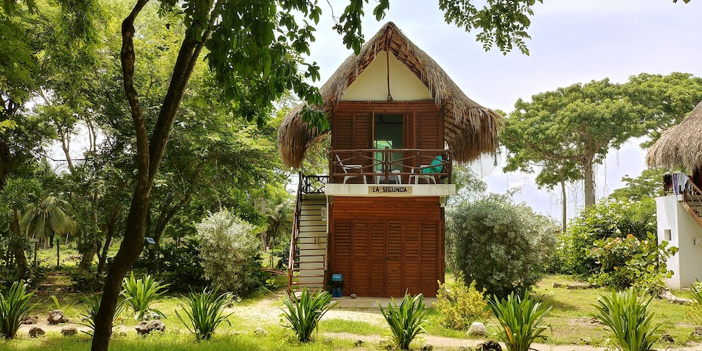 Media Luna Hostel Baru