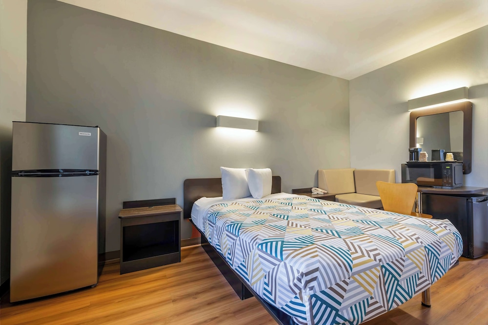 Studio 6 Suites Texas City, Tx - I-45 South - Property Image 25