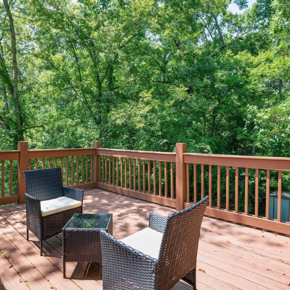Cozy Oasis of Downtown Clarksville