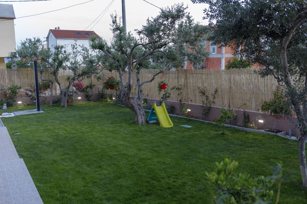 Photo 32
