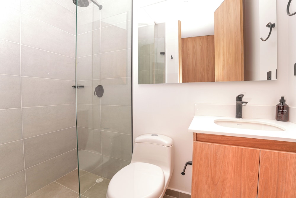 Metropolitan Living by HOUSY