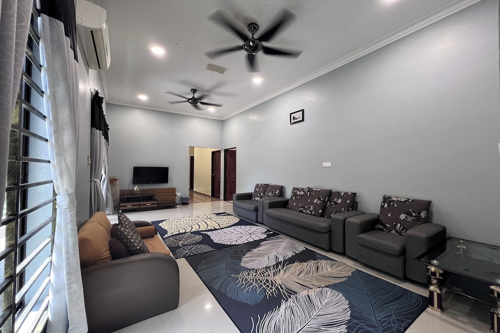 Nurbayu Villa (3 and 4 bedroom Villa) Kemaman