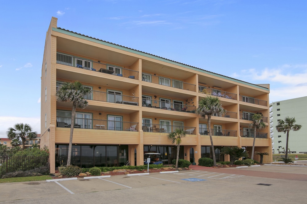 Maravilla Seawall Condos by AB Sea