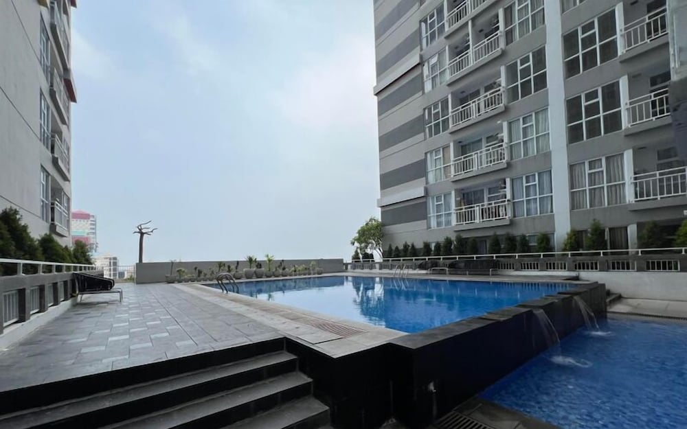Good Deal Stunning Studio (No Kitchen) At Taman Melati Surabaya Apartment