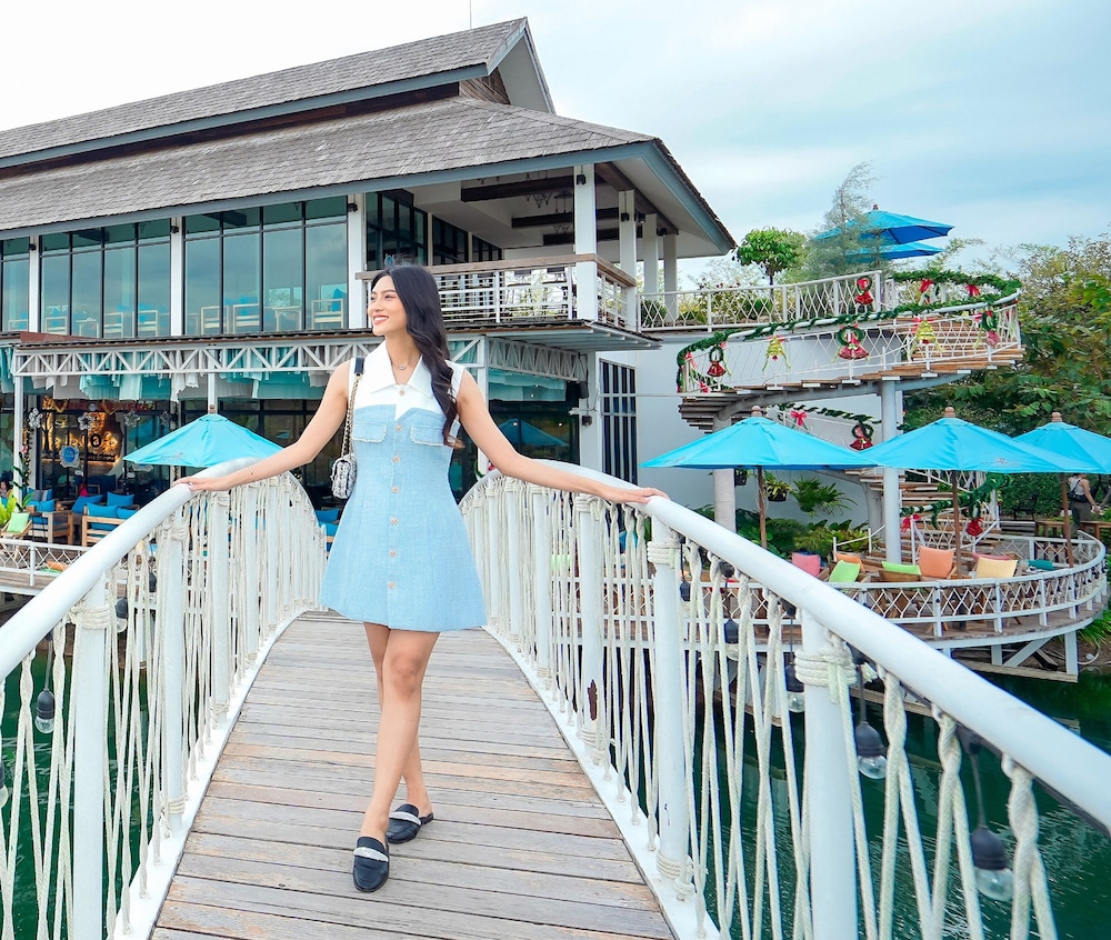 Buffalo Island Resort