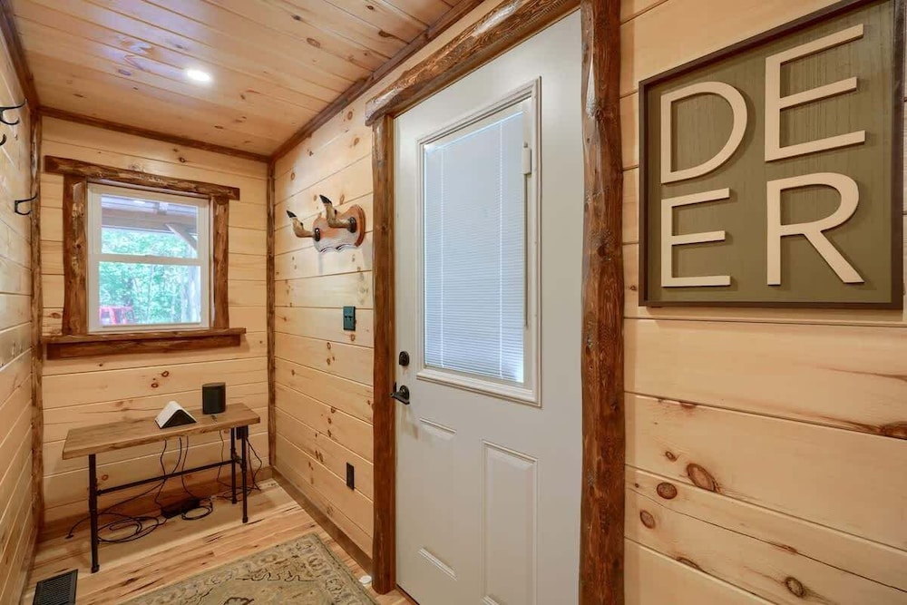 Seven Pines Cabin - Secluded in Hocking Hills