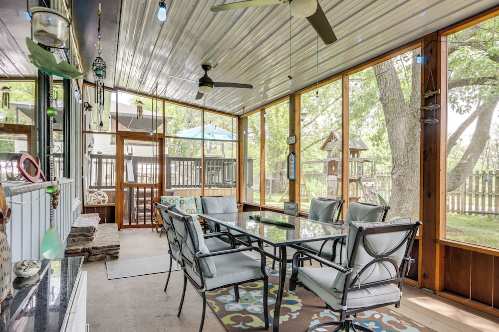 Walk to Lake Fayetteville: Family Retreat w/ Deck