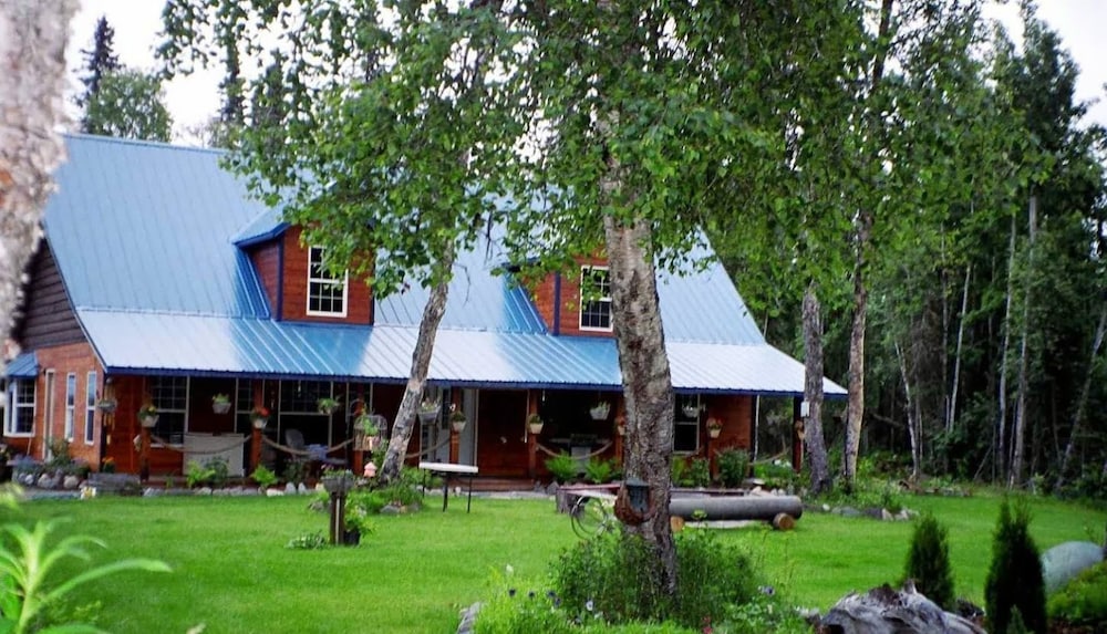 Hotel Blonde Bear Bed & Breakfast - Image 1