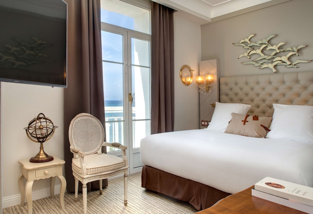 Grand Hotel Des Sablettes Plage, Curio Collection By Hilton