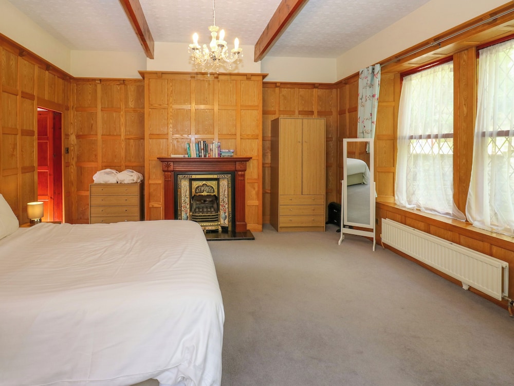 Highwood Lodge