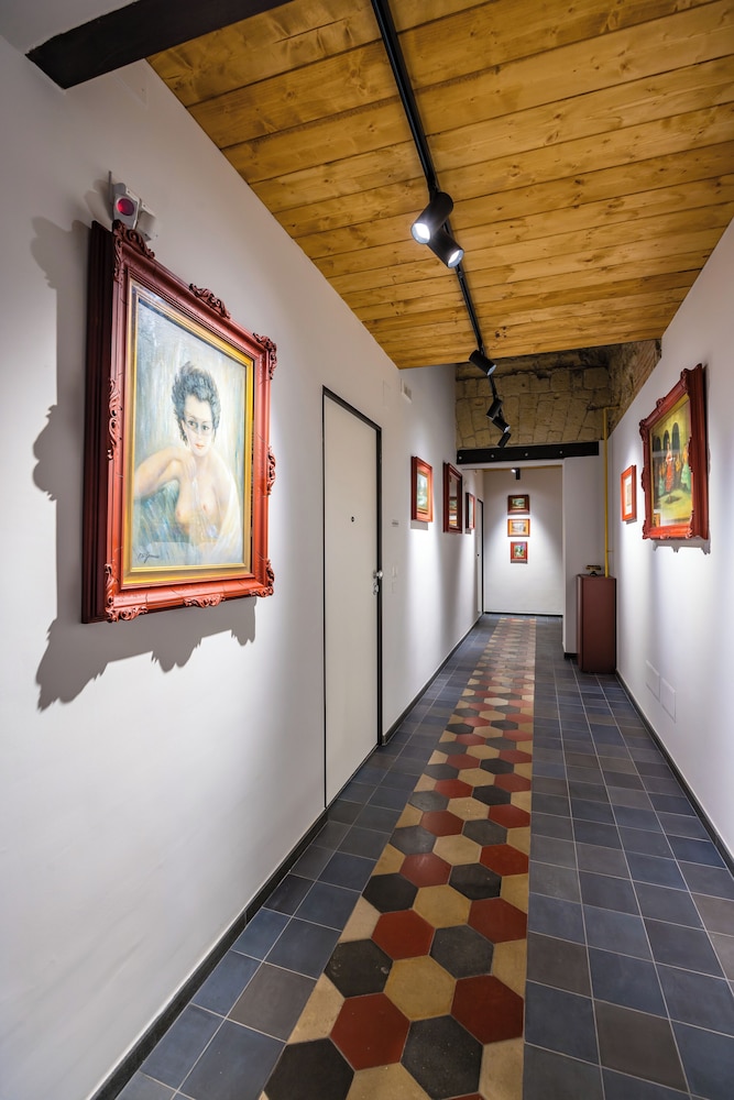 La Pinacoteca Aparthotel by NapoliApartments